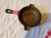 Lodge Mini Cast iron skillet shaped ashtray