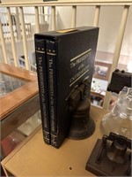 LOT OF LIBERTY BELL DECOR BOOKENDS MORE +BOOKS