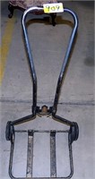 PRTABLE LUGGAGE RACK CART ON WHEELS