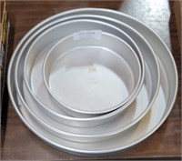 SET OF 4 WILTON CIRCULAR BAKING PANS