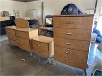 ASHLEY FURNITURE DRESSER W MIRROR E TBL UR DRESSER