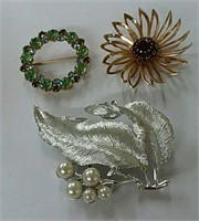 Brooches(3)