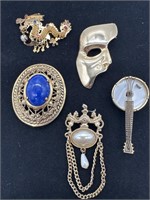Women’s Costume Jewelry Gold-colored Brooches
