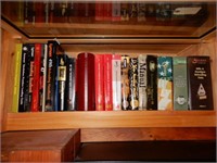 Shelf w/ Lift Door - Books,