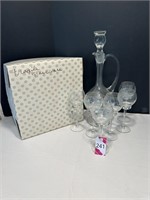 Crystal Wine Decanter with (6) Etched Wine....