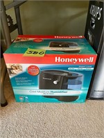 Honeywell Cool Moisture Humidifier