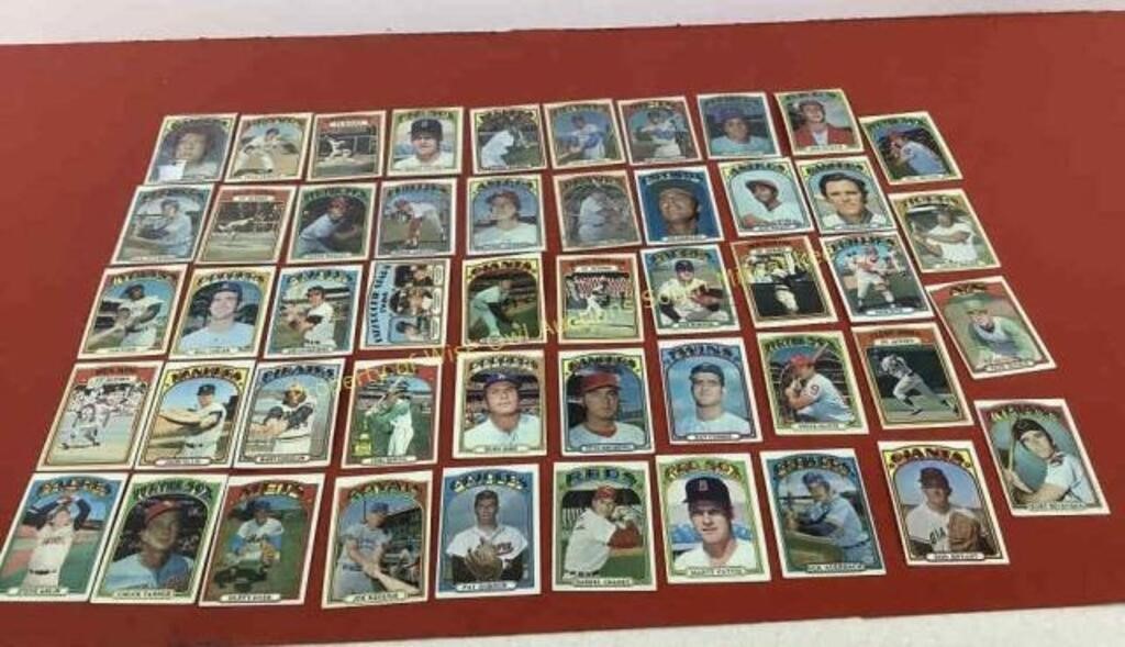 (50) Different 1972 Baseball cards