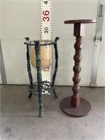 Cast iron candle holder in glass with shelf,