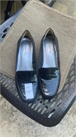 London Fog black heel shoes