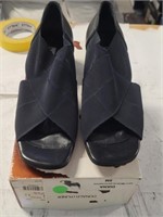 Donald J Pliner - (Size 8) Shoes