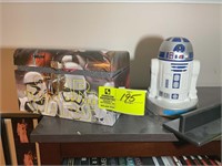 GROUP OF STAR WARS COLLECTABLES