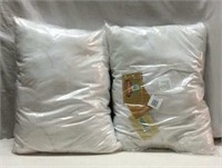 NEW 2 Margaritaville Standard Pillows P7H