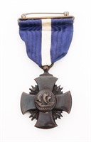 WWII USN BLACK WIDOW NAVY CROSS MEDAL