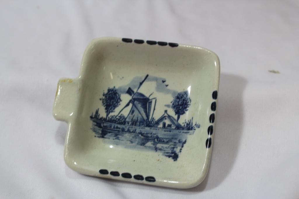 A Delft Ashtray