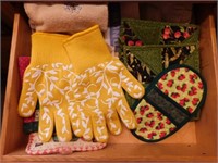 Kitchen towels - Oven gloves - Pot holders