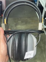 Realistic NOVA 10 stereo headphones