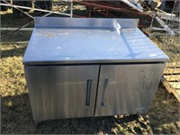 EDESA STAINLESS STEEL CABINET WITH COUNTER TOP