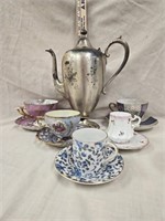 Teapot, Teacups & Saucers