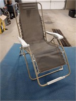 Reclining camp chair