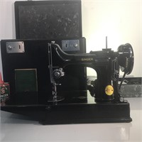 FEATHERWEIGHT 221 SINGER SEWING MACHINE