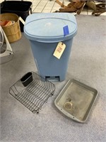 Plastic Trash Can w/Dish Drainer
