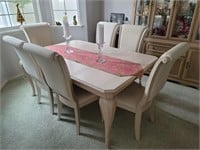 Gorgeous Dining Table w/ 6 Chairs & 2 Leafs