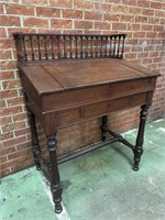 Superb Original Court of Victoria No2306 Desk