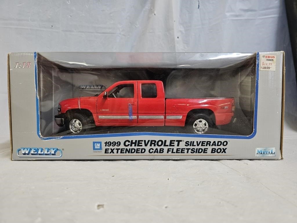 Welly 1999 Chevrolet Silverado Die Cast Truck