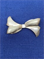 Vintage bow brooch