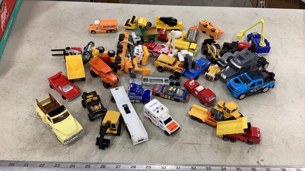 Toys, Collectibles, Household Auction