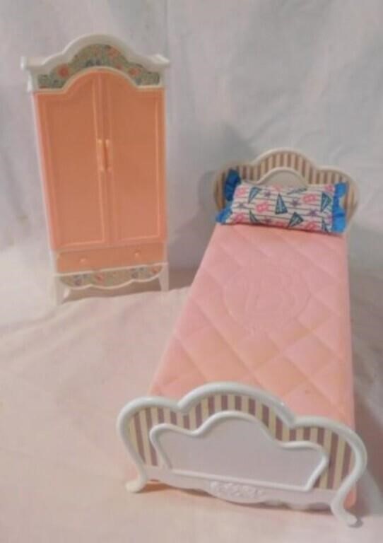 1993, 1996 Mattel doll house bedroom furniture