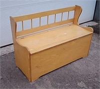 Very Nice Deacons Bench, 17x28x41