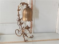 vtg metal table lamp with porcelain flowers
