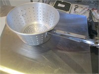 New Winco 9" Aluminum Spaghetti Strainer