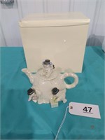 Lenox Snowman Teapot