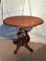 VINTAGE ROUND VICTORIAN SIDE TABLE