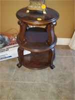 NICE ROUND 2 TIER ACCENT TABLE