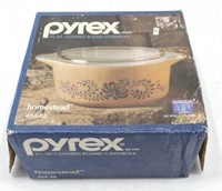 Pyrex Homestead 1 1/2qt casserole with