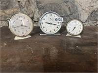 (3) VTG. ALARM CLOCKS