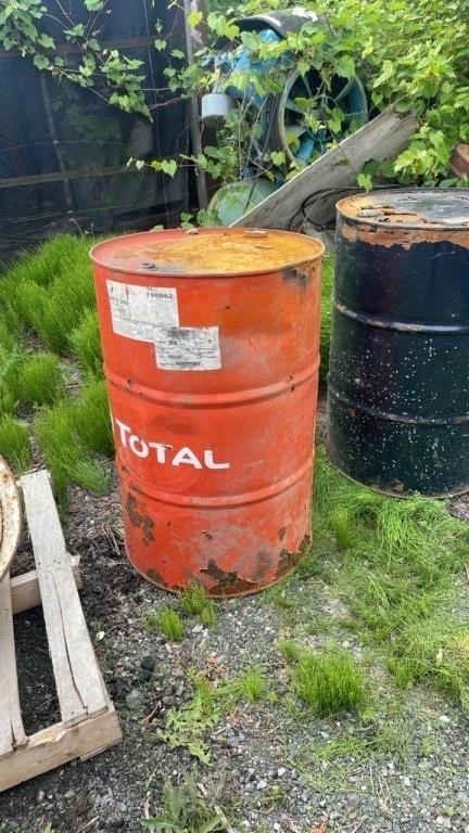 208L /55 gallon metal barrels