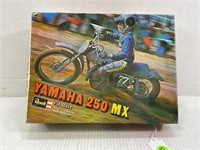 REVELL YAMAHA 250 MX 1/12 SCALE MODEL IN ORIGINAL