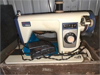 Sewing Machine Pacesetter by Brother XL811