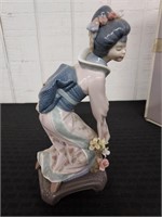 LLADRO #1447 Michiko figurine w orig box 8.75"