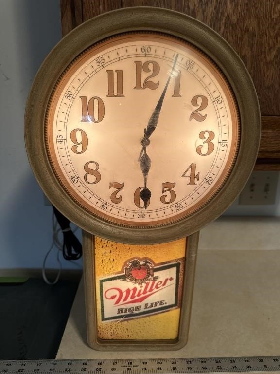 Vintage Miller highlife light up clock 
Clock