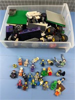 LEGO PEOPLE VINTAGE & BIN OF MISC