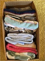Box of approximately 10 +/- Bath Towels