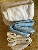 Box of 4 assorted blankets and laundry sack