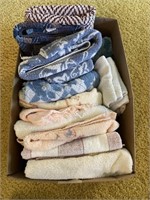 Box of approximately 15 +/- Bath Towels and Wash