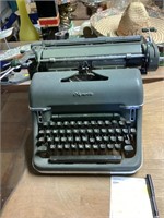 Olympia, vintage typewriter, will need a new
