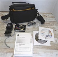 GE FH1100 DIGITAL CAMERA & CARRYING CASE